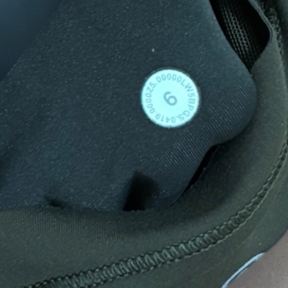 Lululemon in movement tight *everlux - Picture 6 of 8